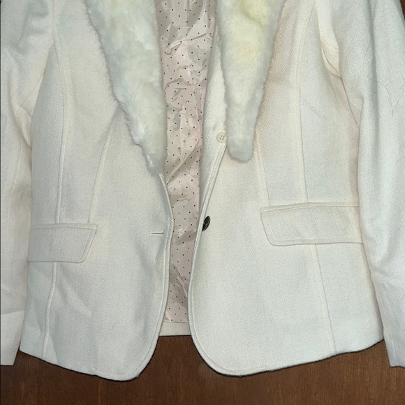 NWT Talbots Women's Ivory Blazer with Faux Fur Collar - Picture 3 of 13